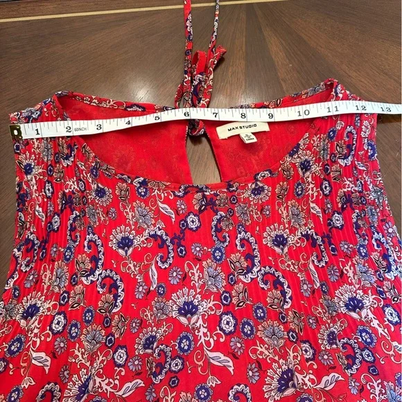 Max Studio Red Paisley Sleeveless Blouse | Lightweight | Elegant & Chic - Picture 4 of 9